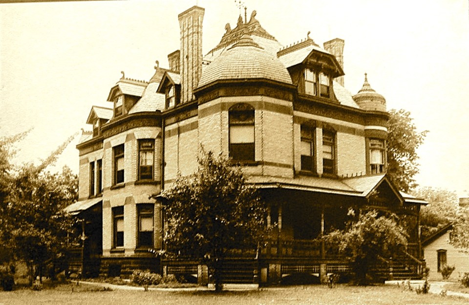 The oldest known photograph of 321 Division Street. from the early 1900's