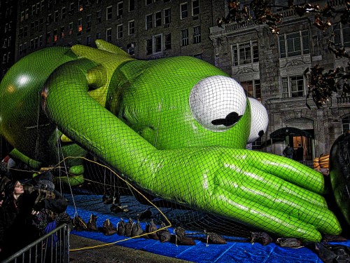 2008 Kermit during the balloon inflation.