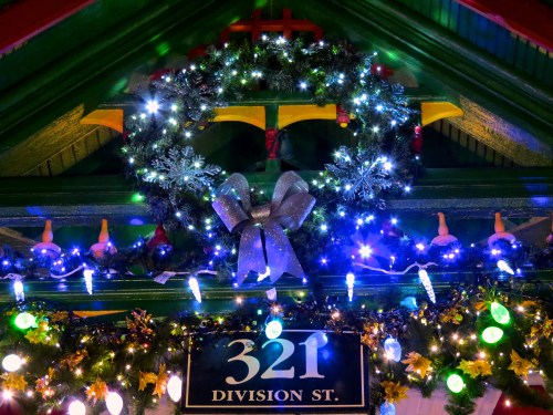 Wreath above the main entrance.
