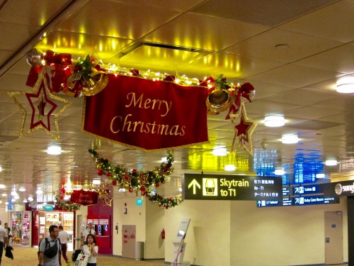 On November 1st, even Changi Airport is already decorated for Christmas.