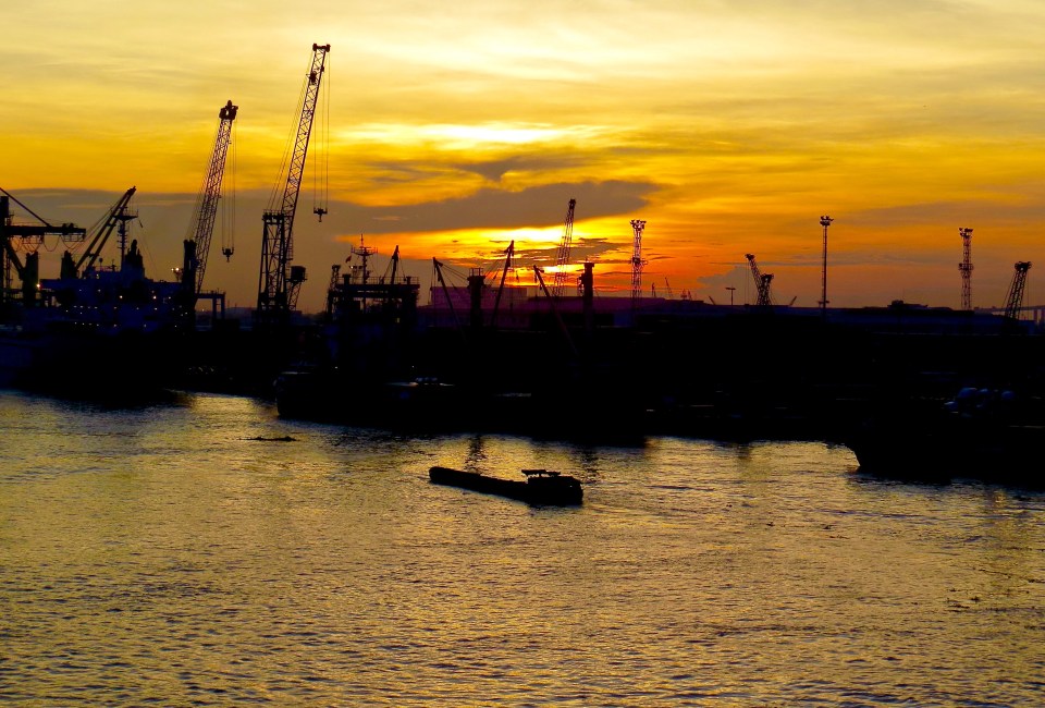 Sunrise in the harbor.