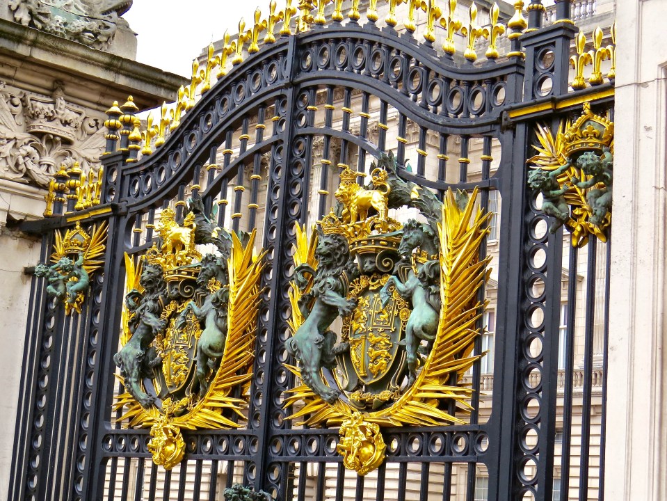 The royal gate at Buckingham Palace.