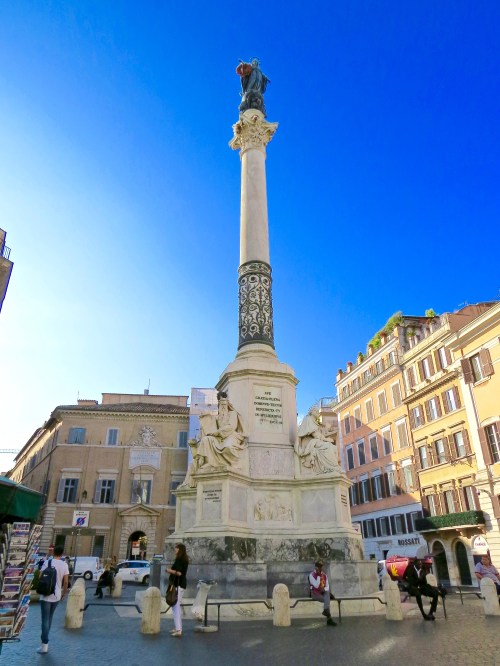 The Colonna dell' Immacolata (Column of the Immaculate Conception in Piazza Mignanelli.