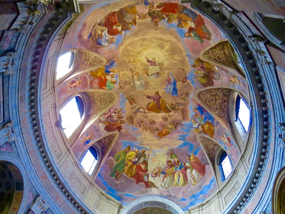 The domed ceiling of Basilica S. Giacomo.