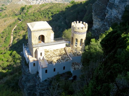 Looking down on the Torretta Pepoli, part of Venus Castle.